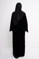 Velvet Abaya in Black - Detail View | CO-VRD