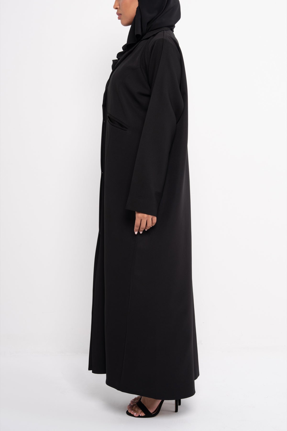 Blazer Abaya in Black - Detail View | CO-VRD