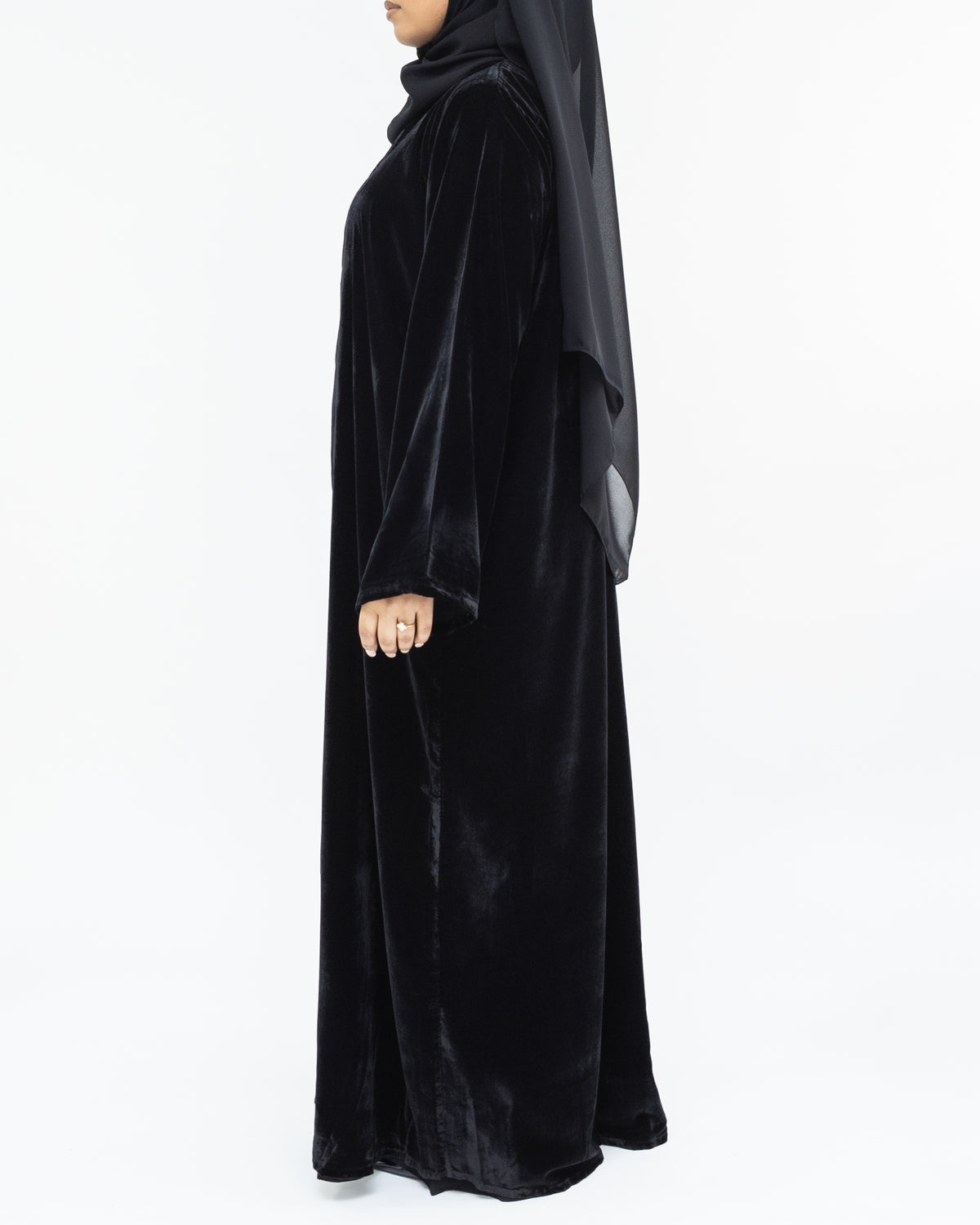 Black Velvet Abaya - Luxury Modest Wear for Eid | CO-VRD