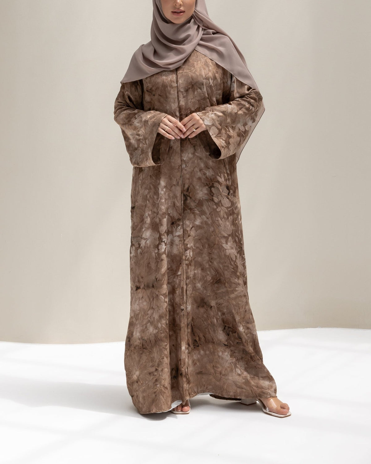 Brown mocha Sahra abaya with jacquard linen-silk blend - CO-VRD modest fashion